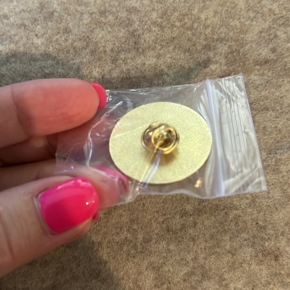 UFO Pin for aliens lovers, New! - Picture 3 of 4